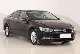 Volkswagen Passat B8 , Automat, Navi, Klimatronic, Tempomat, Parktronic,