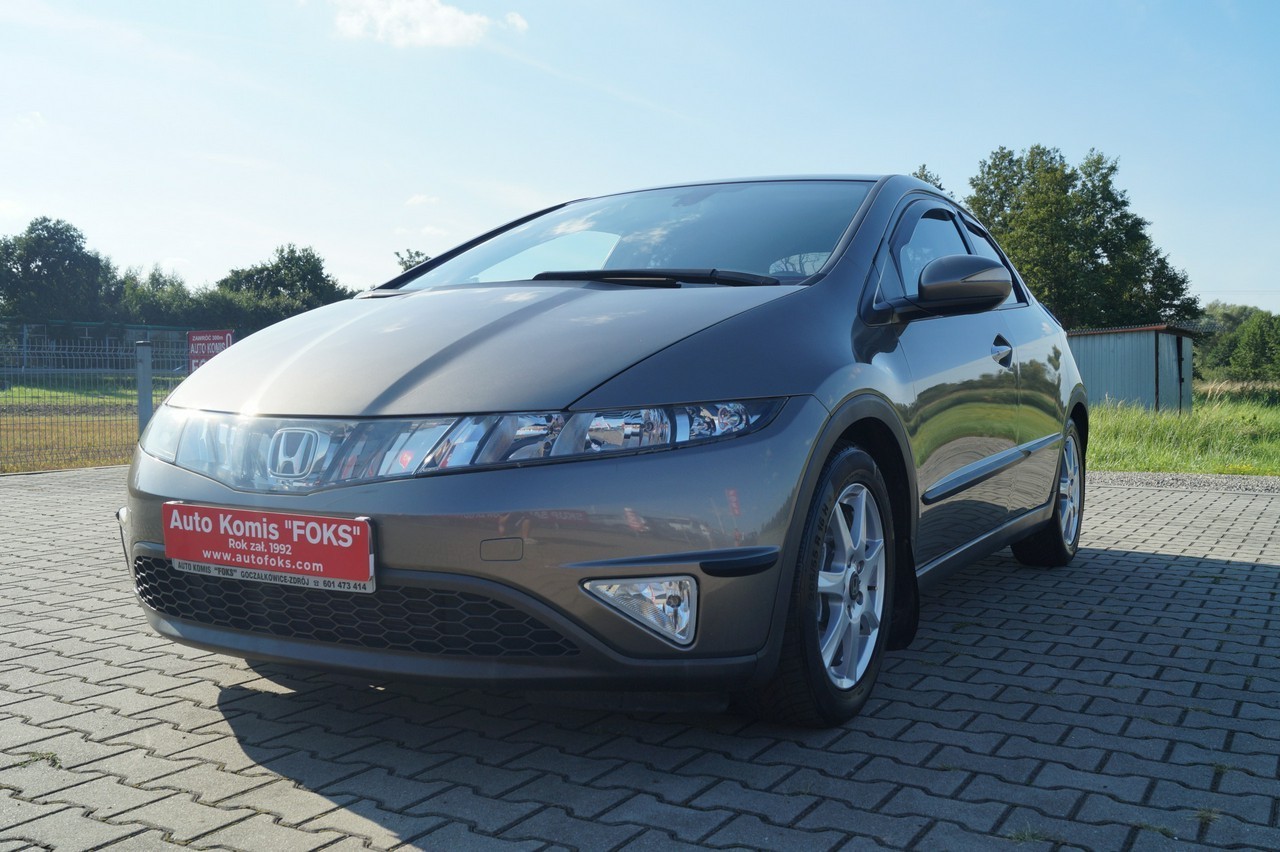 Honda Civic VIII 1,8 140 km 6 lat jeden wł. zadbany sprawny