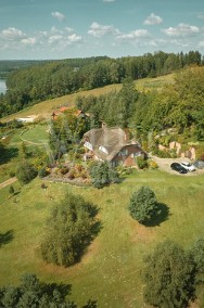 <p>Wyjątkowy dom na Kaszubach z widokiem na jezioro.</p>-2