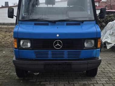 Mercedes-Benz 308 Autko-1