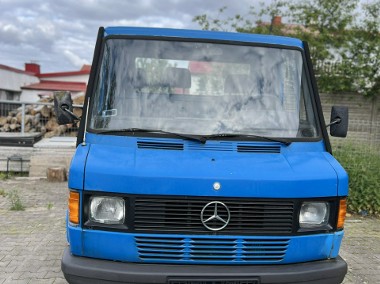 Mercedes-Benz 308 Autko-1