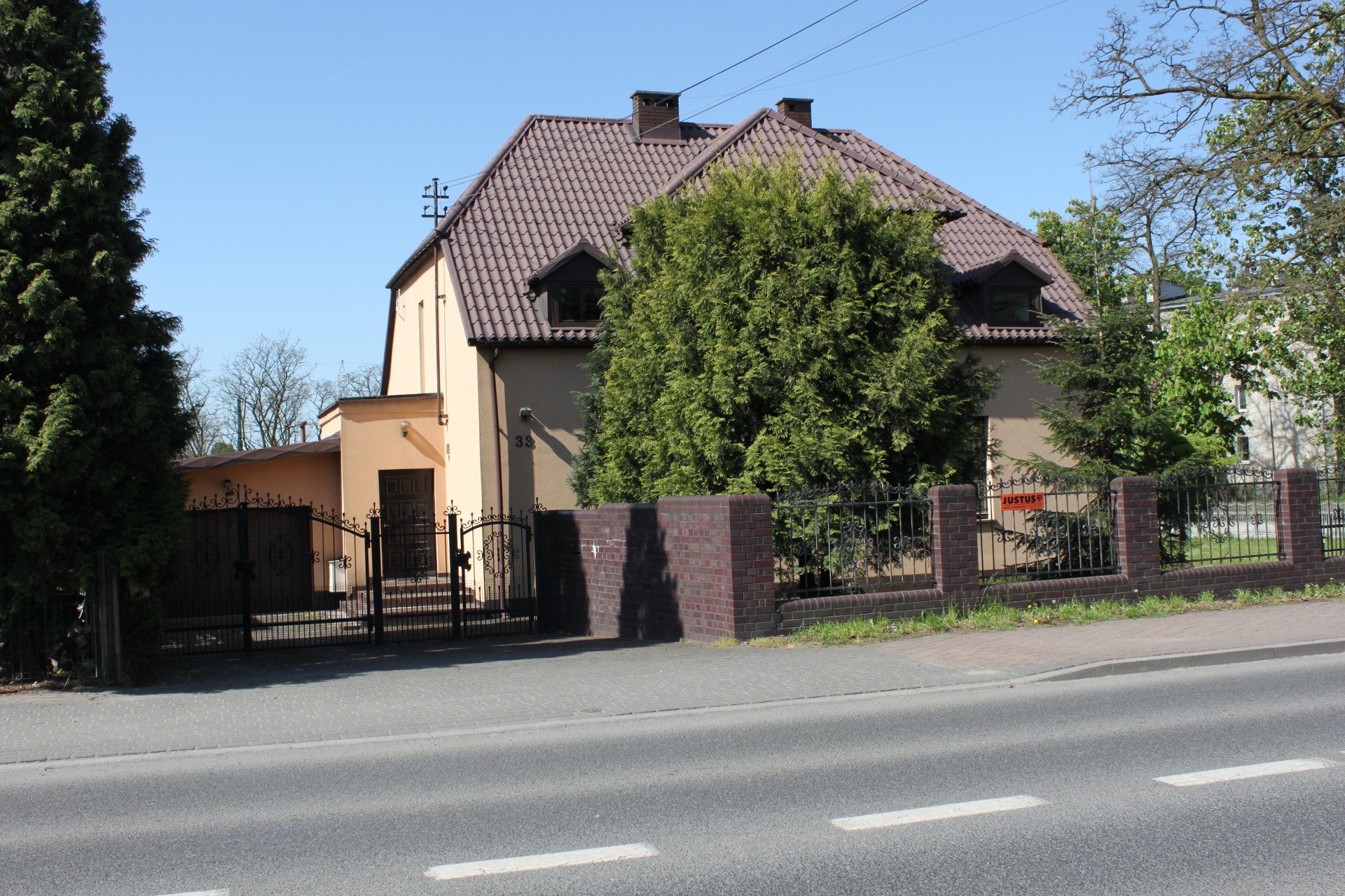 DOM z częścią handlowo-usługową+ DUŻA działka inwestycyjna