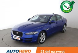 Jaguar XE I Prestige, jasne wnętrze, bi-xenon, navi, grzane fotele, kamera i czu