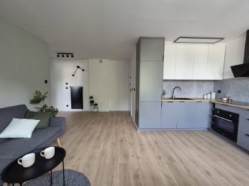 Atrakcyjne mieszkanie z wyposażeniem – doskonała lokalizacja przy ŚUM! Katowice, Ligota.