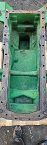 John Deere 8245R 8270R 8295R 8320R 8335R 8345R 8370R 8400R - skrzynka obudowa osi RE587130 RE587131-3