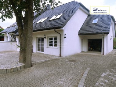 Dwa domy w zabudowie bliźniaczej w Bolesławcu-1