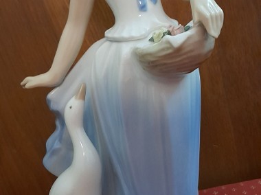 Duża porcelanowa figurka sygnowana Tengra -1