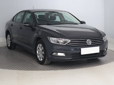 Volkswagen Passat B8 , Klima, Tempomat, Parktronic-1