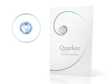 biżuteria nazębna Quarkee Light Sapphire 2,2mm kryształek na ząb 1 szt-1