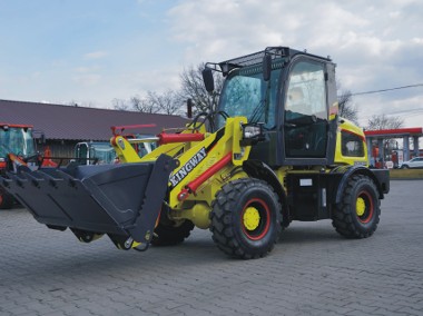 Ładowarka kołowa przegubowa udźwig 1800 kg + łyżka + widły + transport NOWA-1
