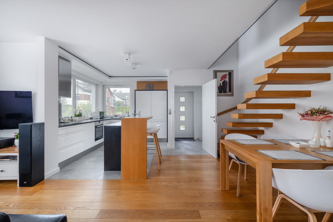 OGRÓD 400M2 | PRYWATNE WEJŚCIE