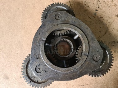 John Deere 4650 4850 Trzymak Nośnik Satelit Jarzmo Satelity AR95861 R71481 R70842-1