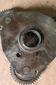 John Deere 4650 4850 Trzymak Nośnik Satelit Jarzmo Satelity AR95861 R71481 R70842-2