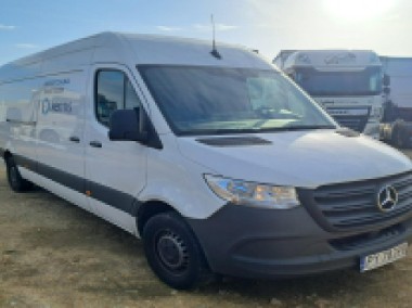 Mercedes-Benz Sprinter-1