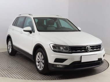 Volkswagen Tiguan , Salon Polska, DSG, VAT 23%, Navi, Klimatronic, Tempomat,-1