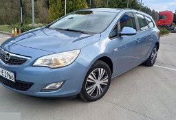 Opel Astra J 1.4 Turbo 140KM 2011r