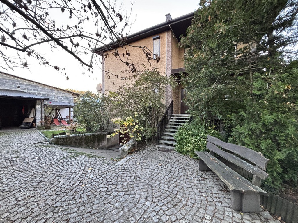 STARY ŚLESZÓW|wolnostojący 300 m2|działka 2451m2