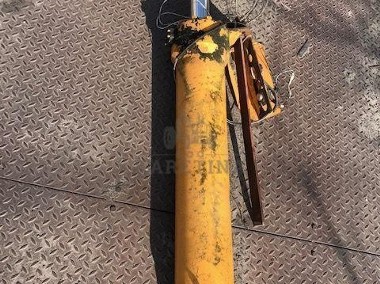 Liebherr 550 - Siłownik Wychyłu Łyźki-1