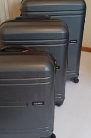 Komplet trzech walizek renomowanej firmy Travelite-2