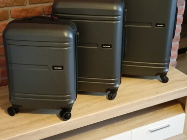 Komplet trzech walizek renomowanej firmy Travelite-1