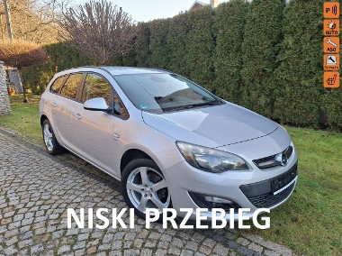 Opel Astra J Sport Tourer- 1.4 Turbo Energy-1