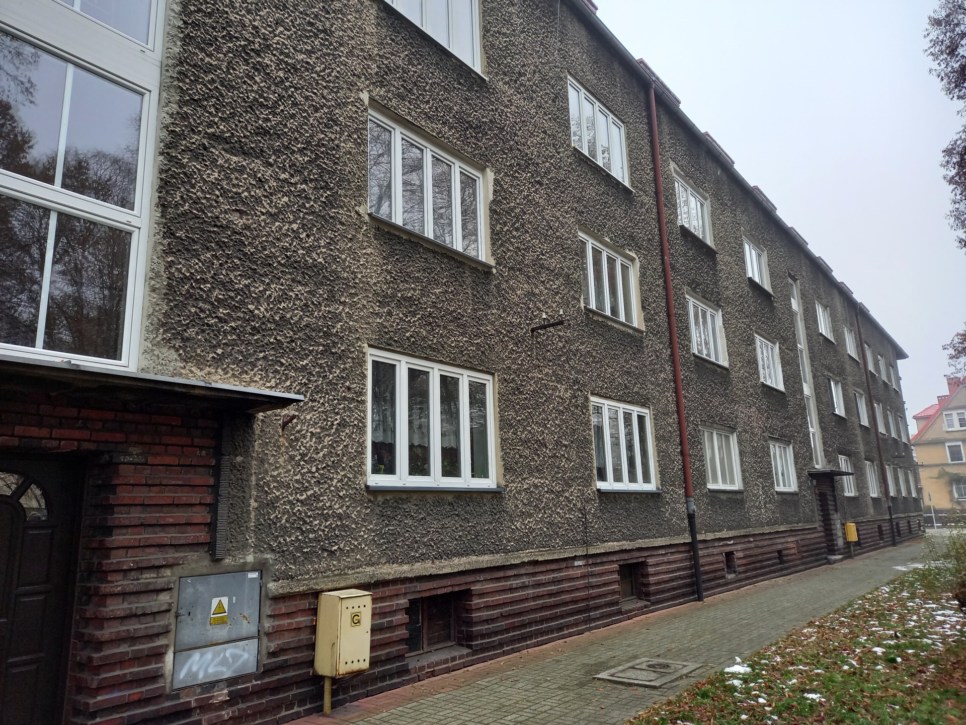 Duże 4-pokojowe mieszkanie w kamienicy dwustronne, rozkładowe, 100m2