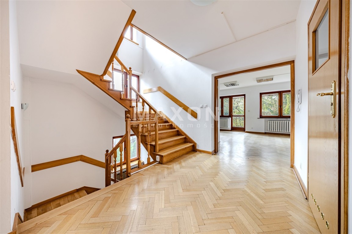 8 pokoi -Mokotów, Pod Skocznią-komunikacja - Więcej