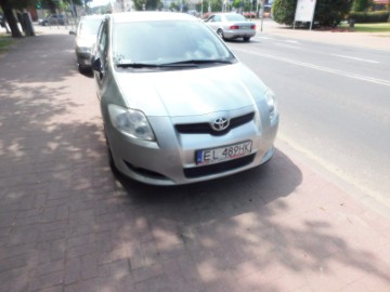 sprzedam fajne ekstra zadbane auto toyoota auris