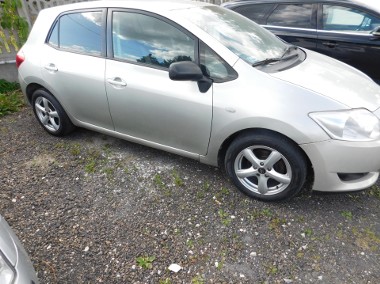sprzedam  fajne  zadbane auto toyota auris-1