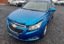 Chevrolet Cruze lekko uszkodzony niski przebieg