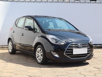 Hyundai ix20 , Klimatronic, Tempomat, Parktronic, Podgrzewane siedzienia