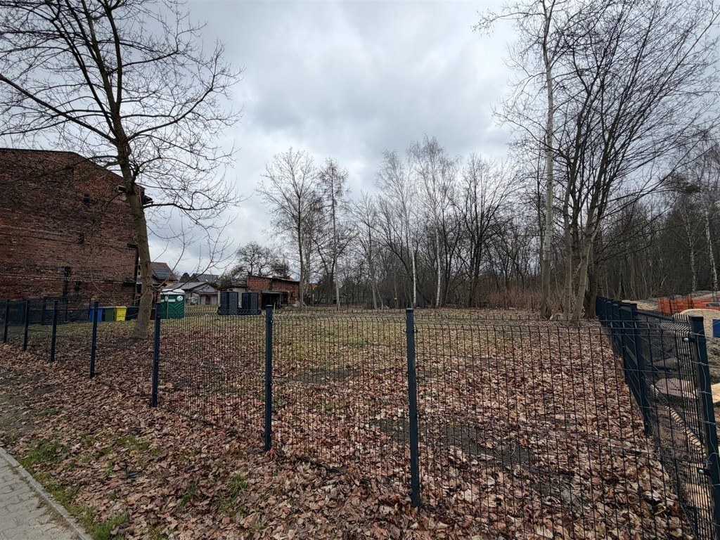 działka lub grunt na sprzedaż