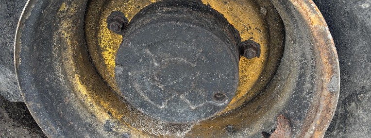 JCB 526 - felgi 24" nowy typ-1