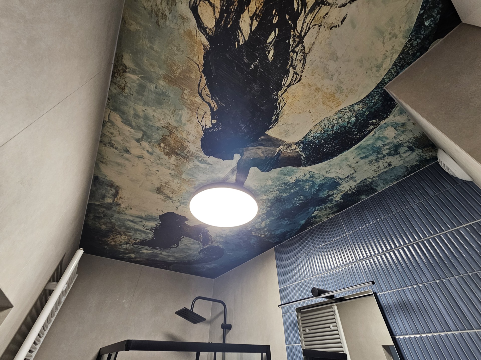 Nowe mieszkanie w centrum z garażem podziemnym i komórką – pohled 5