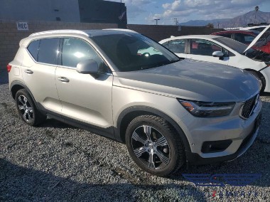 Volvo XC40-1