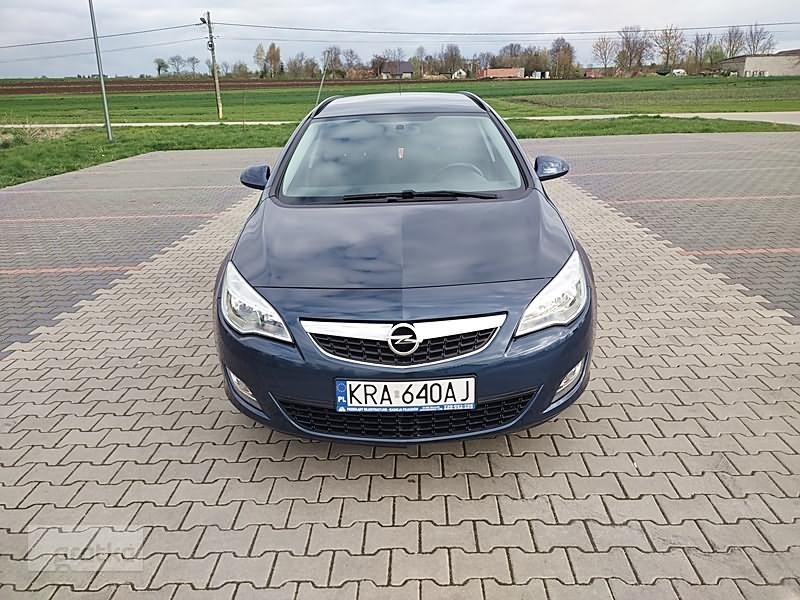 Opel Astra J SUPER stan-NISKI przebieg