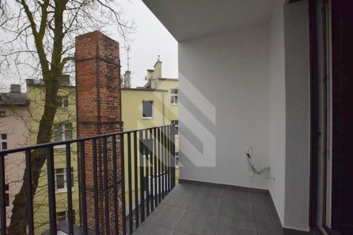 Kameralny budynek na Śródmieściu. - Widok 4