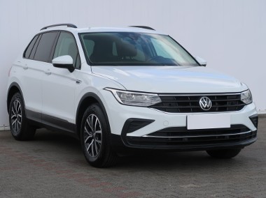 Volkswagen Tiguan , Salon Polska, 1. Właściciel, Serwis ASO, Klimatronic,-1