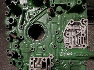 John Deere 6100 6200 6300 6400 6500 - pokrywa skrzyni biegów R95779-1