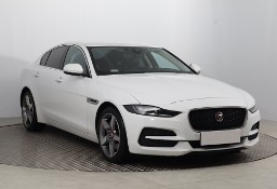 Jaguar XE I , Salon Polska, Serwis ASO, 180 KM, Automat, Skóra, Navi,