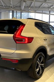 Volvo XC40 B4 Plus Dark 2.0 B4 Plus Dark (197KM) Dach panoramiczny-2