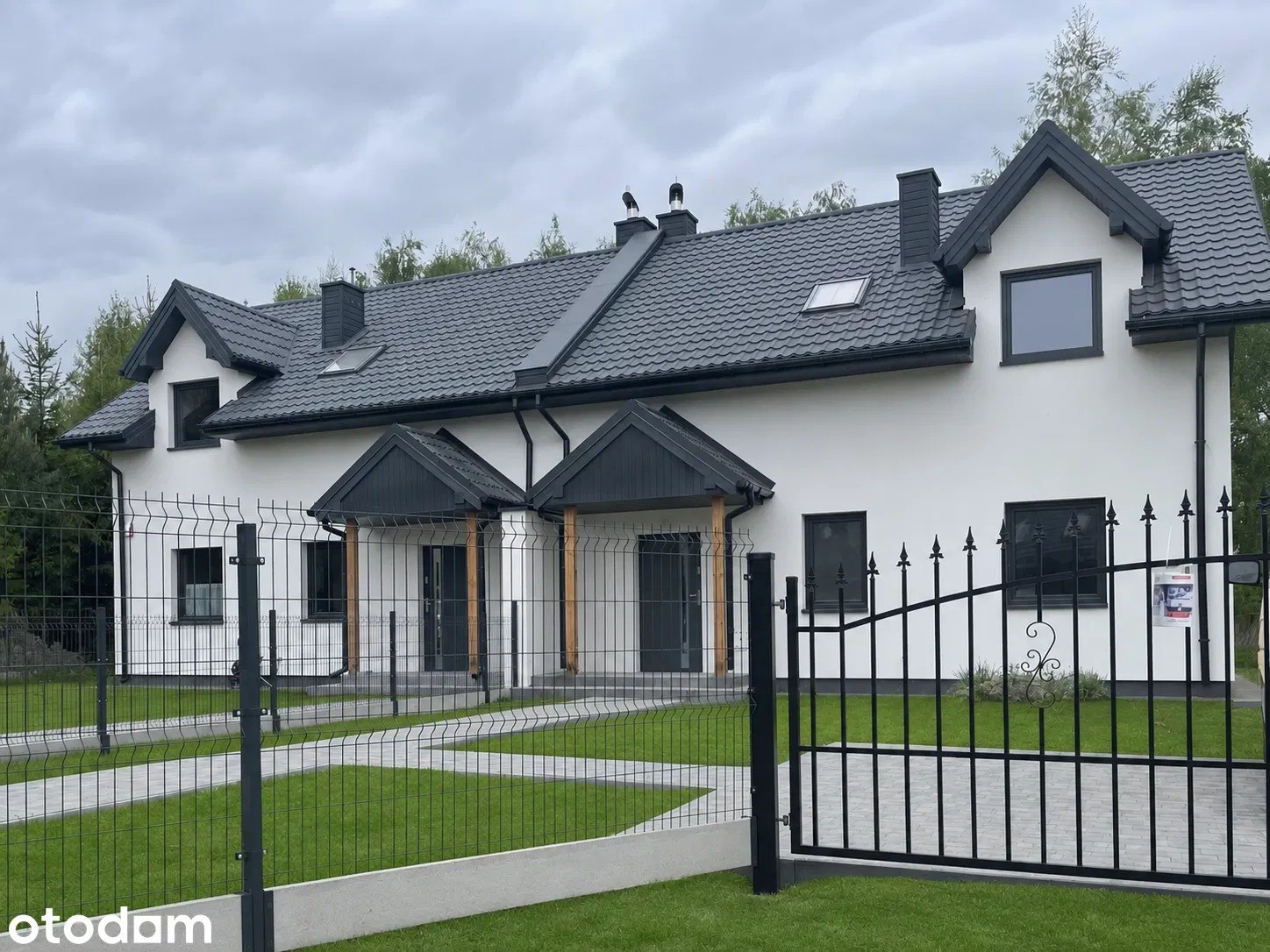 Dom 131m, Gaz miejski , Kanalizacja, Prąd ,Woda miejska, światłowód.
