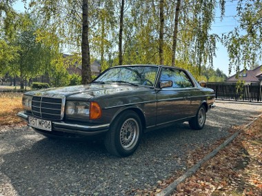 Mercedes W123 Coupe-1