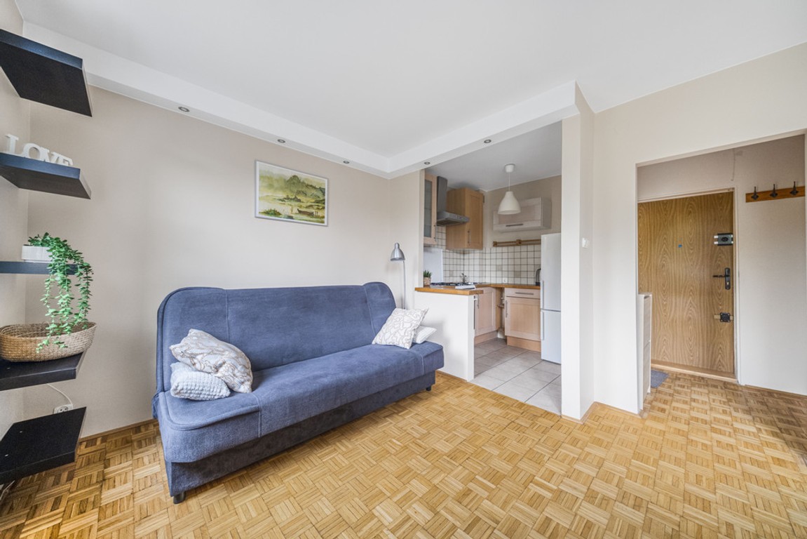 Sprawdź>> Jasna, cicha kawalerka 27 m² przy metrze – pohled 2
