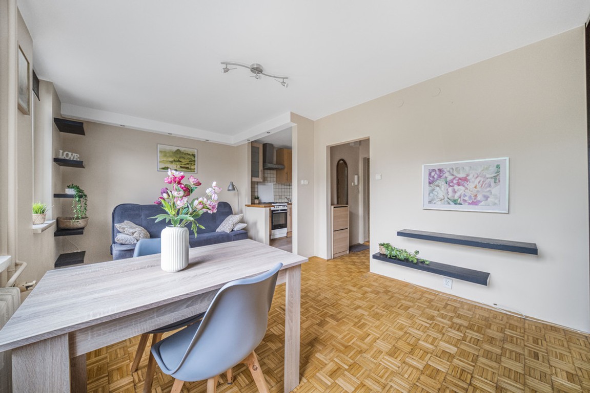 Sprawdź>> Jasna, cicha kawalerka 27 m² przy metrze – pohled 4