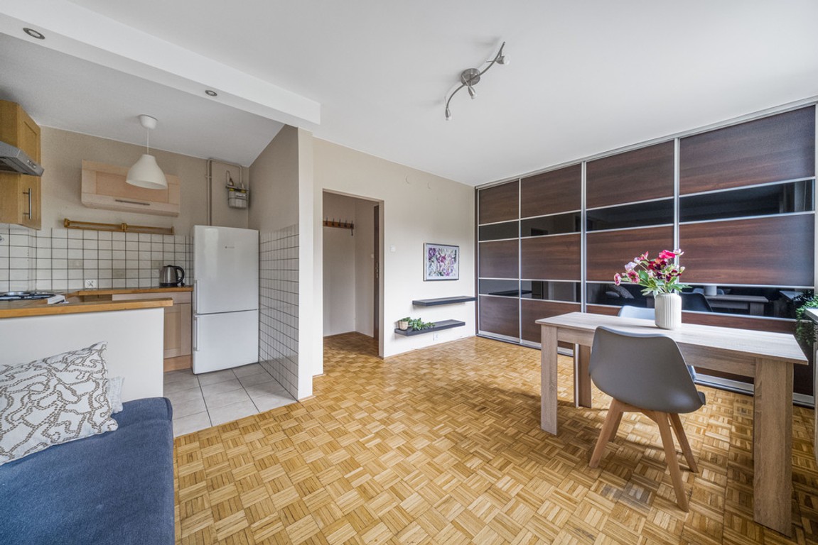 Sprawdź>> Jasna, cicha kawalerka 27 m² przy metrze – pohled 5