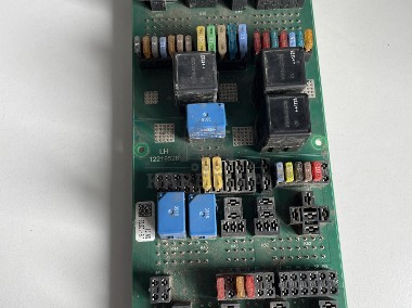 Claas Scorpion 732 - płyta bezpieczników 12219526 102726 U102707A-2