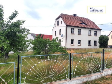 Dom z dużą działką w Nowych Jaroszowicach-1