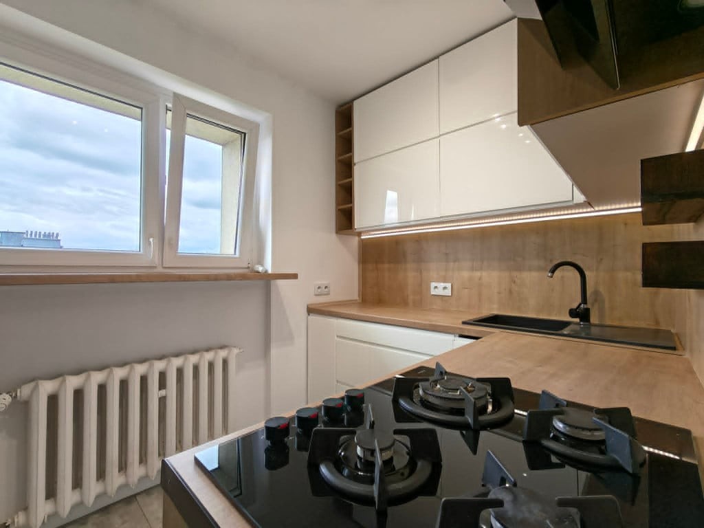 balkon, dwa pokoje, wyposażona kuchnia i łazienka, Miedziowa, Rojca, Radzionków