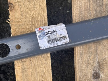 Massey Ferguson 7250 7252 7254 Fendt 8350 Kątownik podajnika Listwa podajnika pochyłego D28281794-2